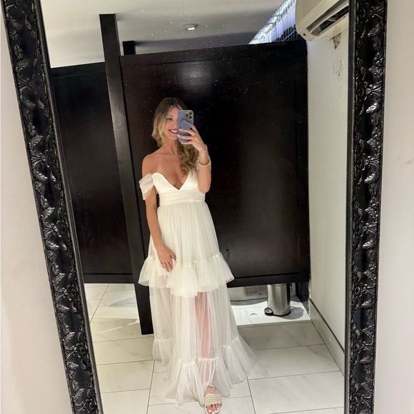SELFIE LESLIE pixie off the shoulder maxi dress Elegant White Off-Shoulder Gown - Picture 2 of 4